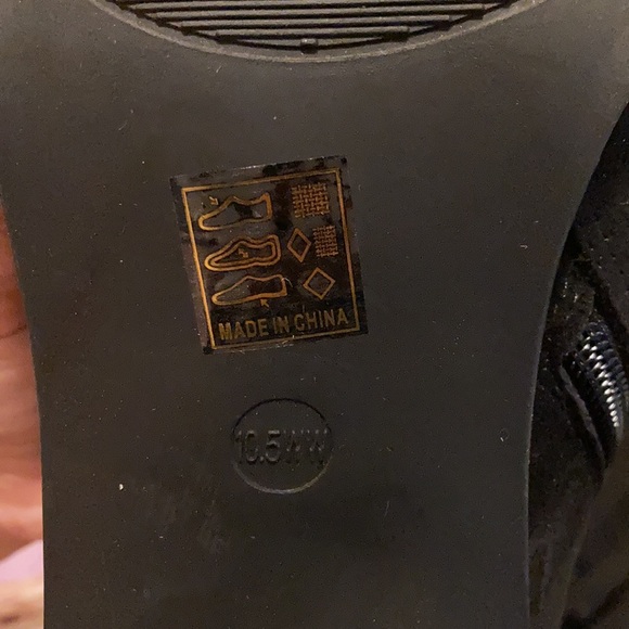 Elegant Black Over the Knee Boots - Picture 5 of 7